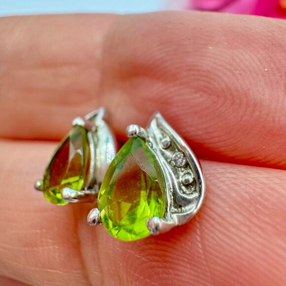 Vintage Green Peridot? CZ Stud Earrings 925 Sterling Silver Teardrop Leaf Tested - Picture 4 of 14
